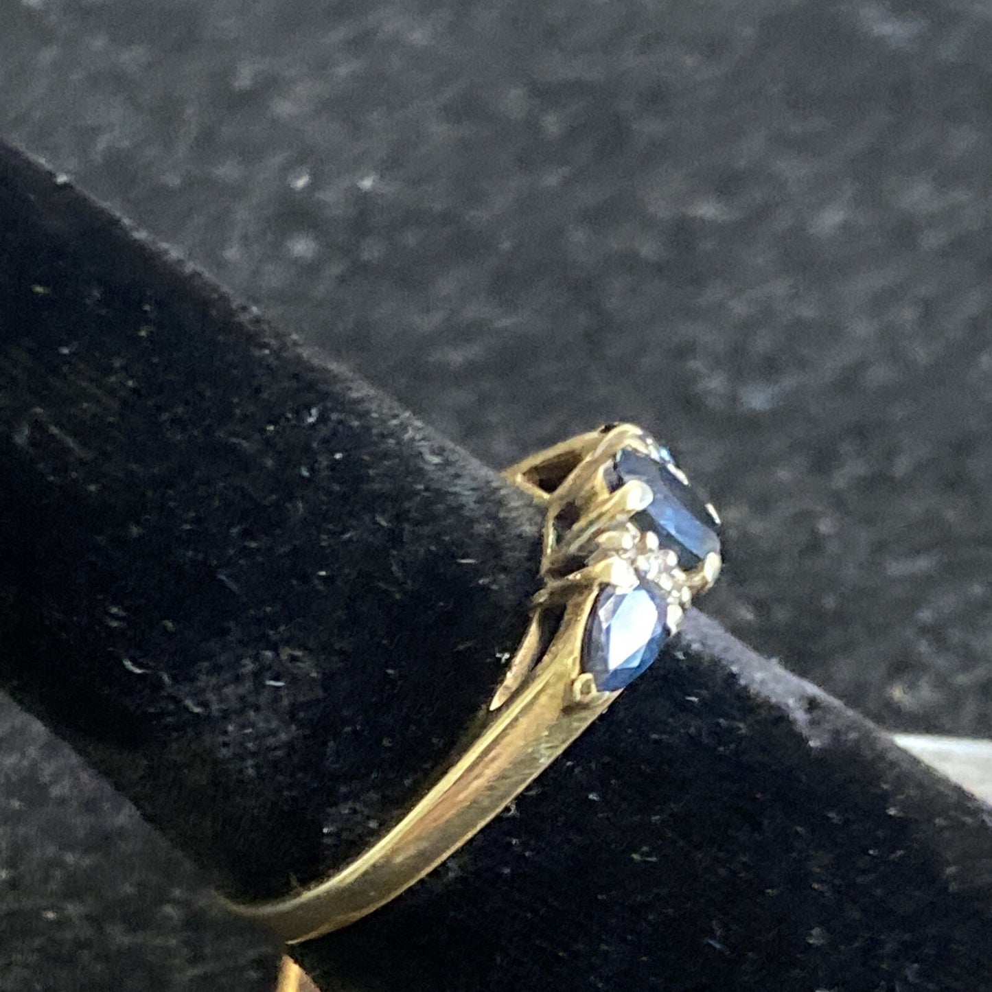 10K Yellow Gold Size 7.75 Sapphire Ring 2.7g