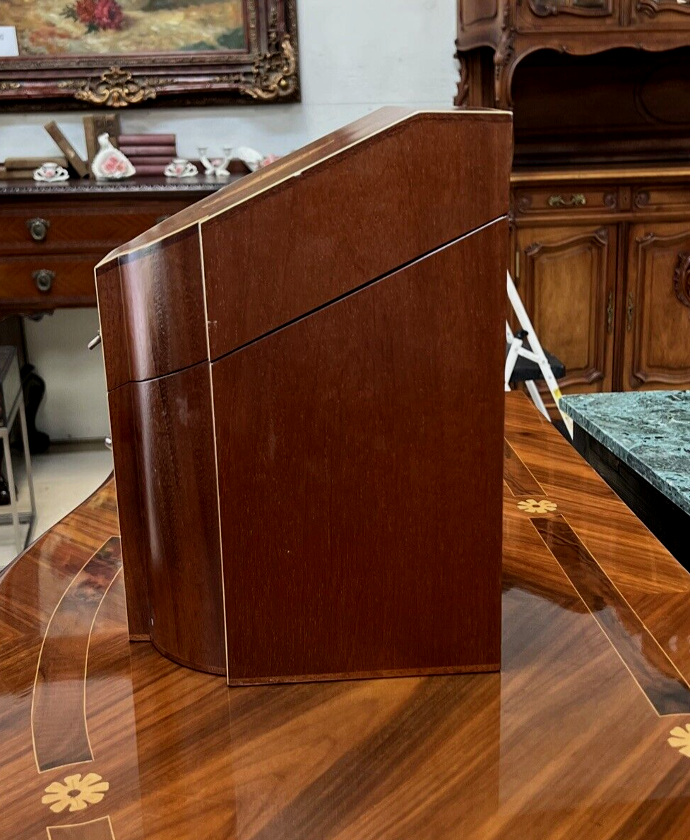 Neoclassical Hepplewhite style Open Mahogany Knife Box Storage