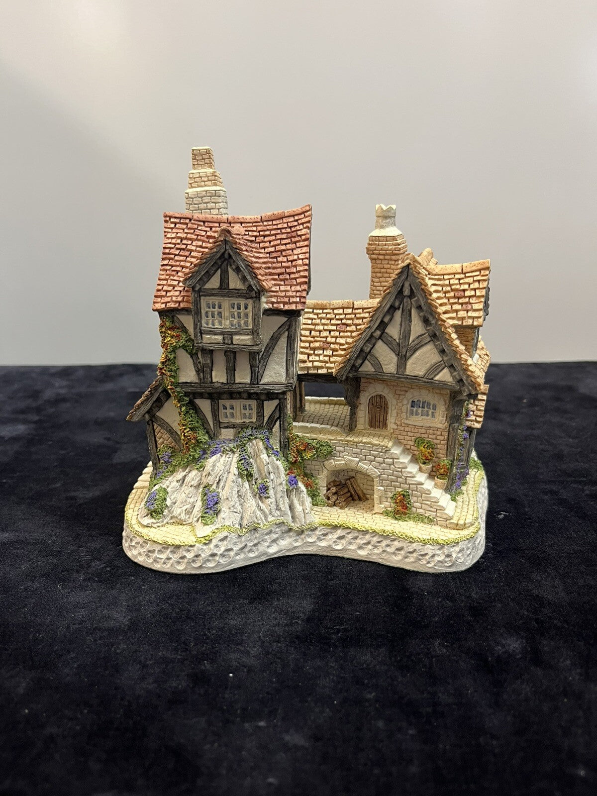 David Winter Cottages Will-o’-the-Wisp 1991 w/ COA And Original Box