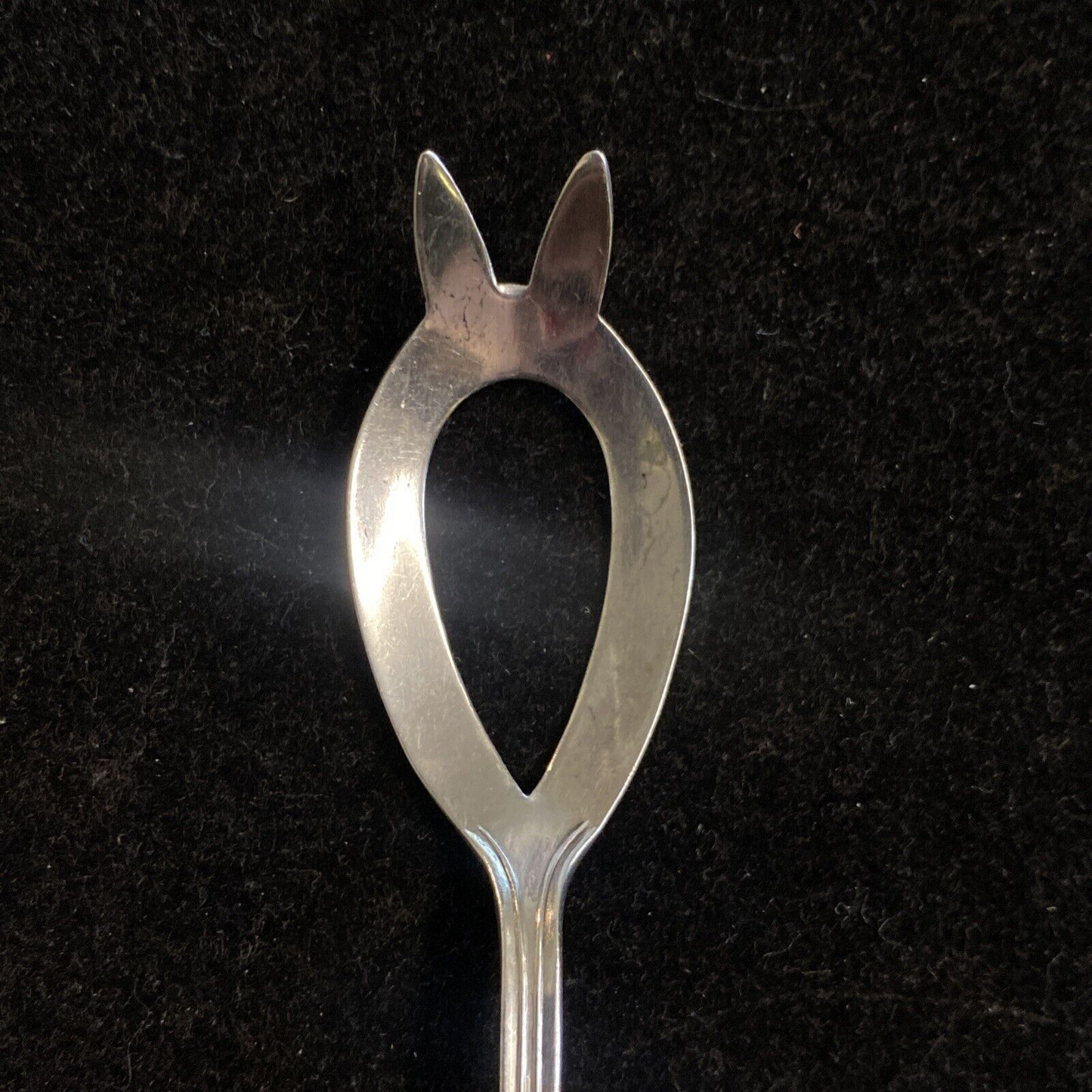 Baker Manchester Mary Warren Pattern 5 3/4" Olive Fork Spoon 11.5g