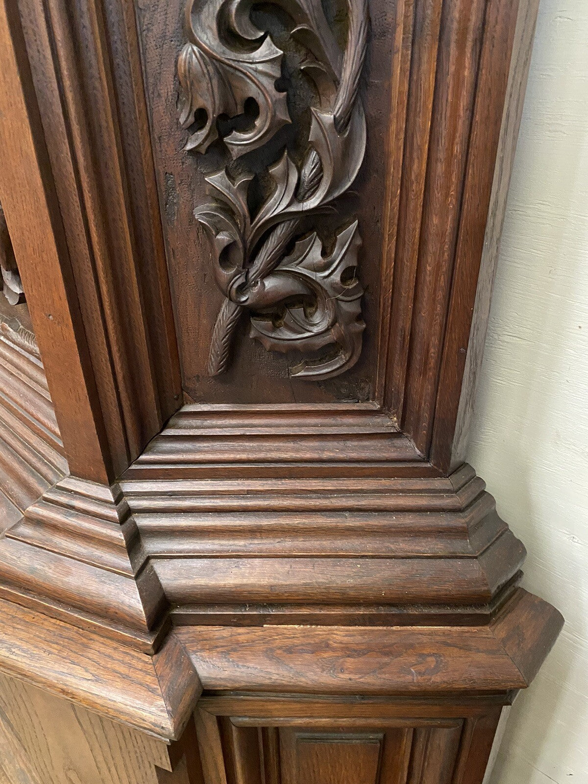 ANTIQUE GUN CABINET BLACK FOREST HEAVILY CARVED OAK DISPLAY 96.5" NBA OWNERS