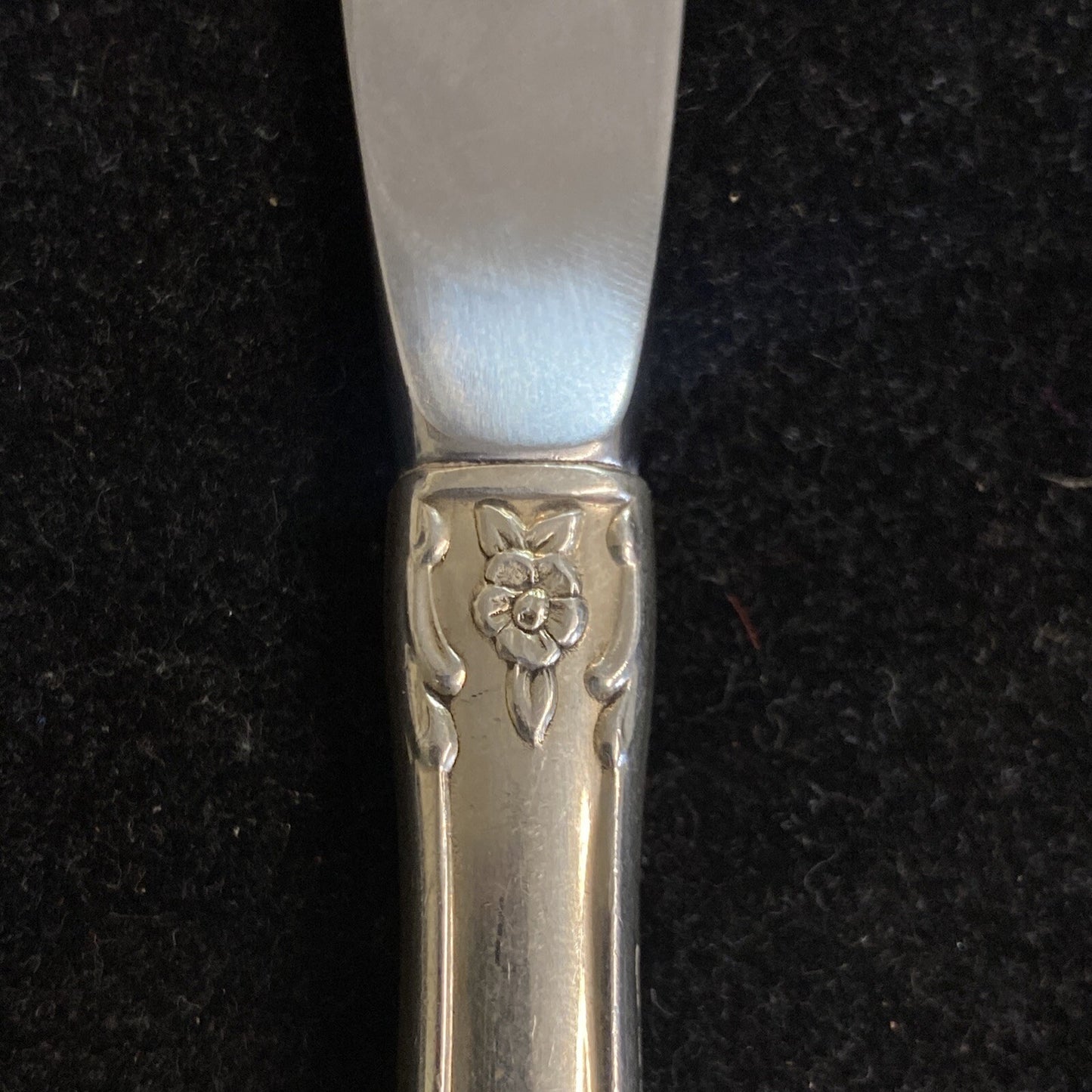 Sterling Heirloom Grandeur Pattern by Oneida 6 3/4" Master Butter Knife 48g