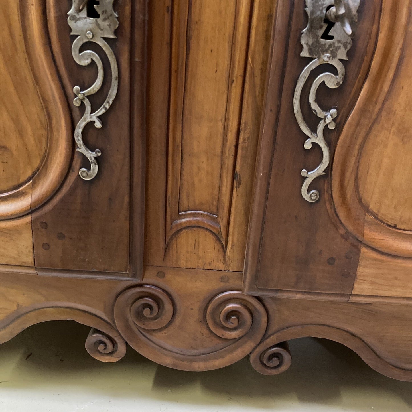 ANTIQUE FRENCH PROVINCIAL FRUITWOOD FARMHOUSE RUSTIC SIDEBOARD EARLY 1800's