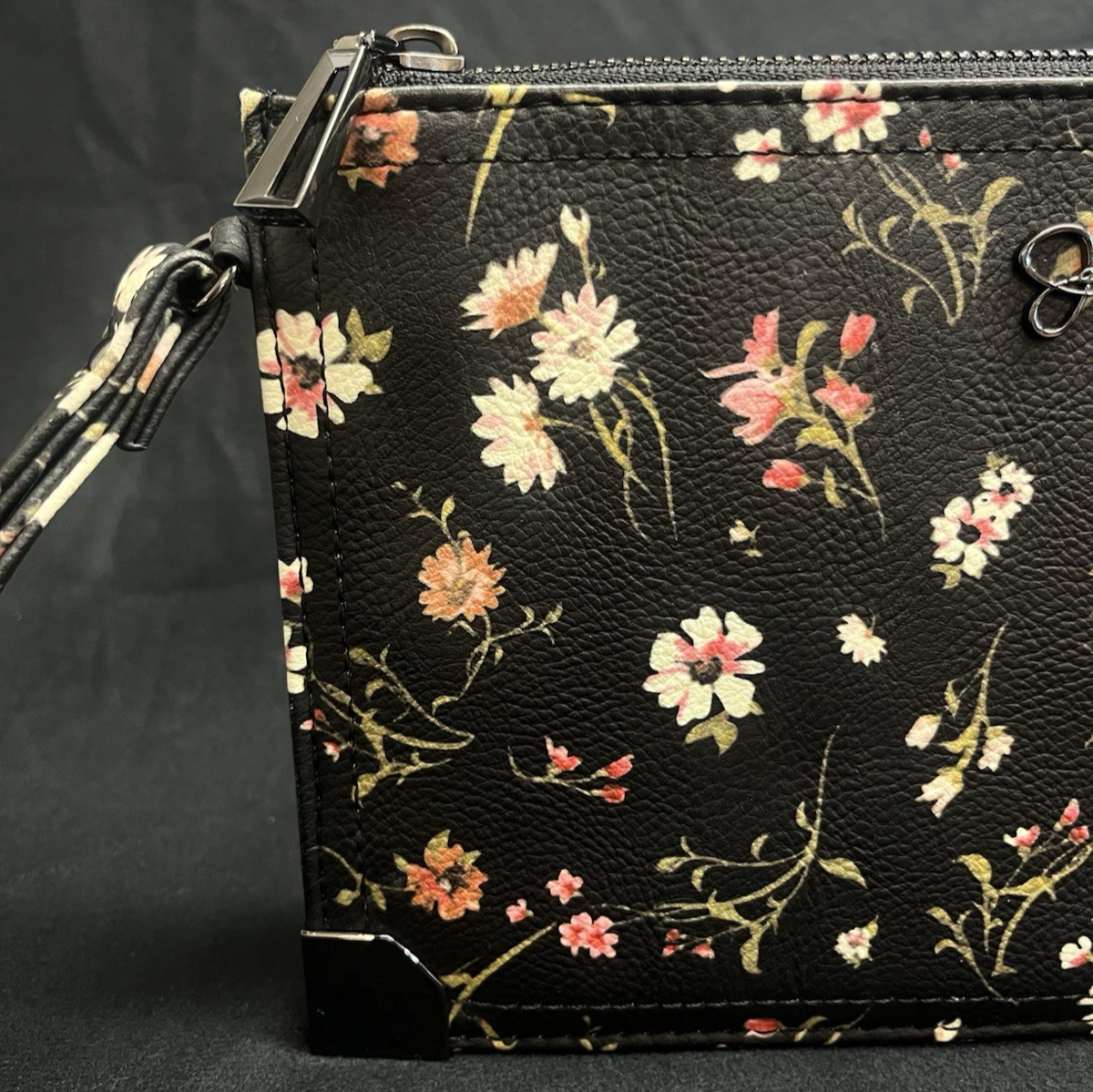 Jessica Simpson Frankie Polyvinyl Floral Print Wristlet Wallet 10"