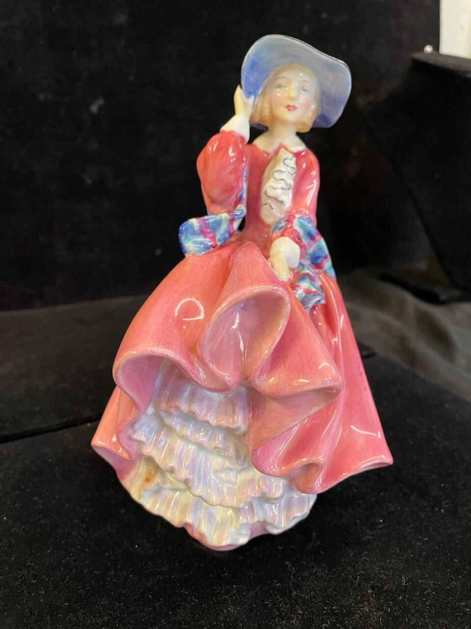 TOP O’THE HILL- HN 1849 - Vintage Royal Doulton Figurine - Retired
