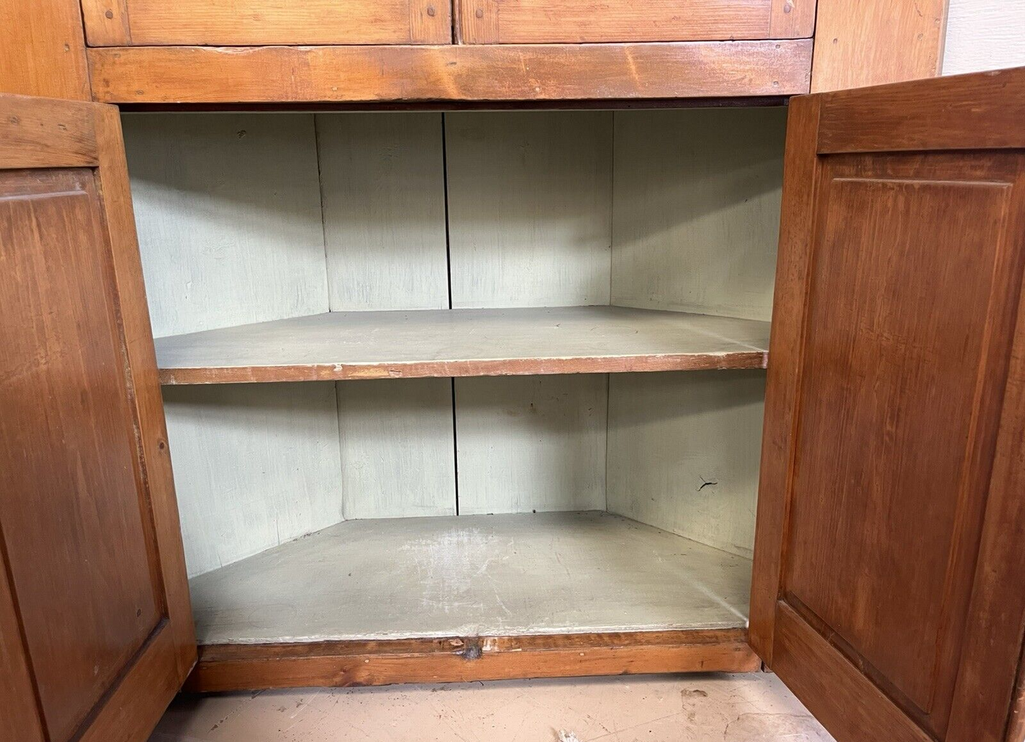 AMERICAN FEDERAL PINE & MAPLE CORNER CUPBOARD 81.5" High