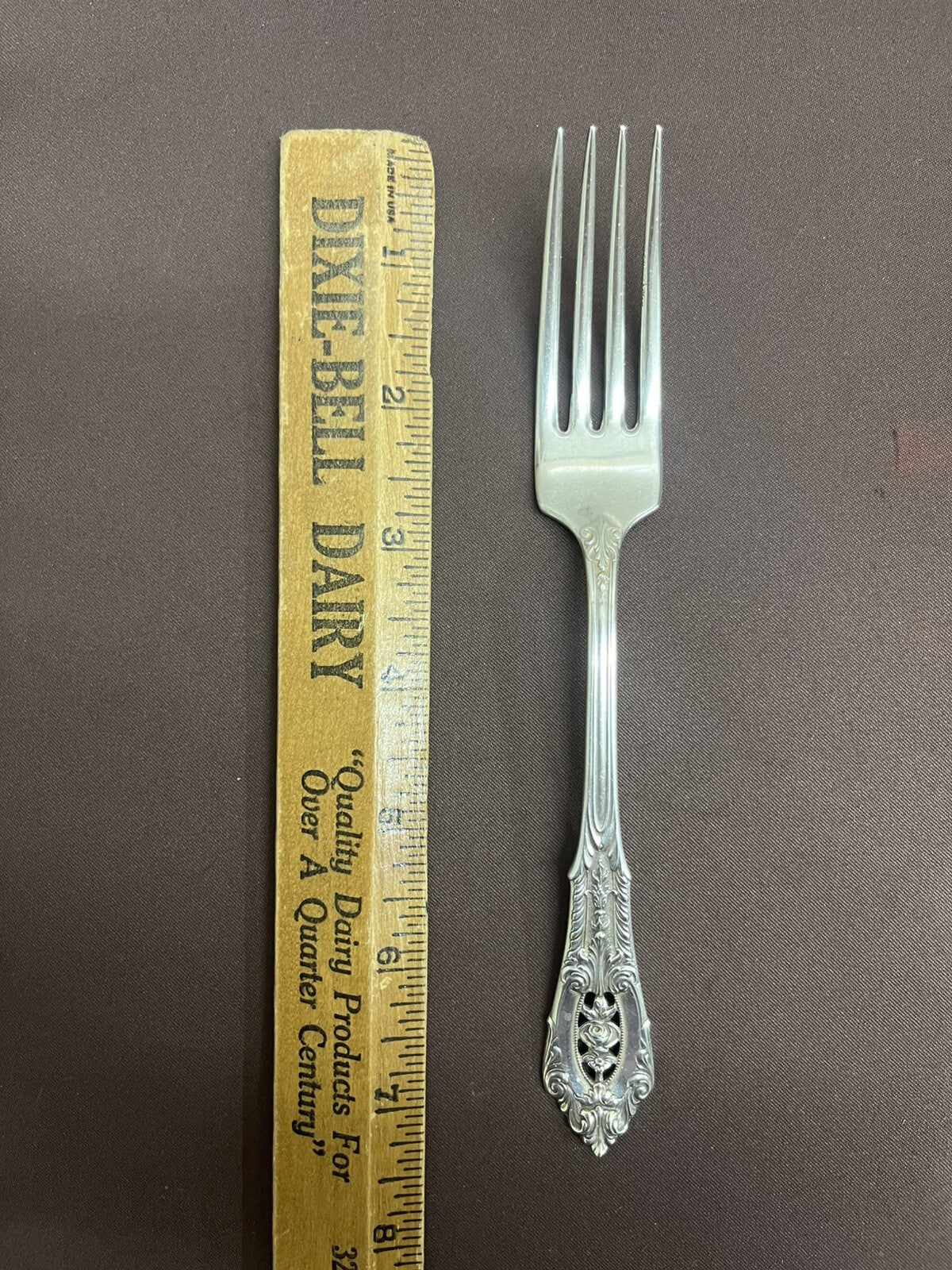 Rose Point by Wallace 46.7g Sterling Silver 7" Dinner Fork  Flatware