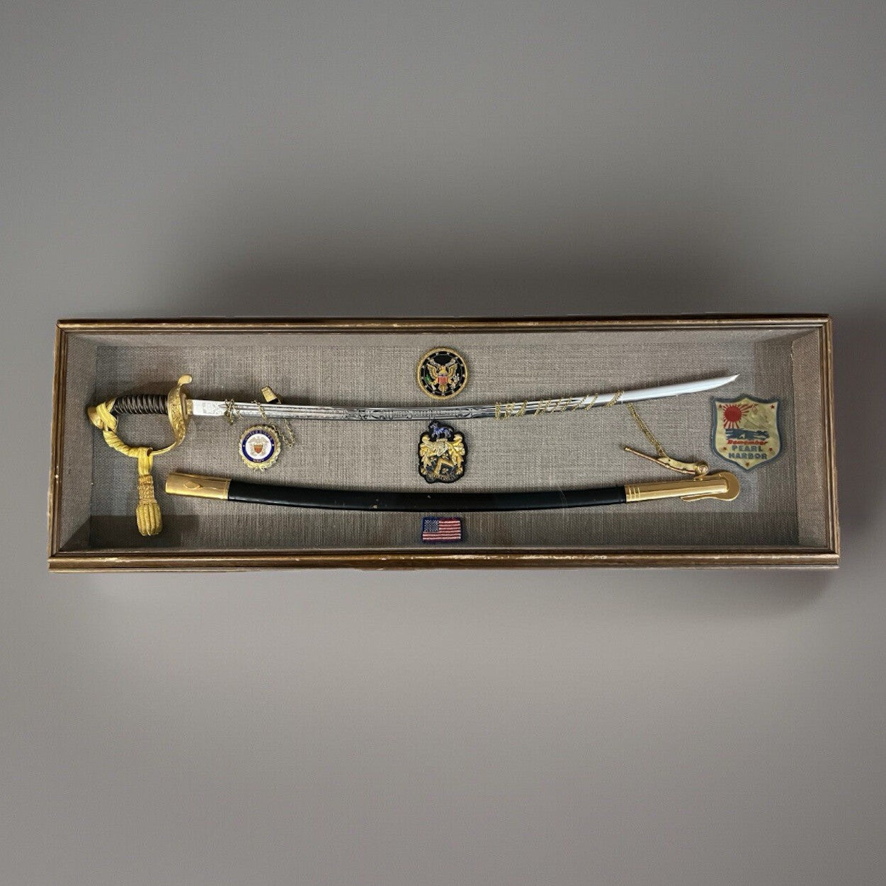 Marine Officer NCO Mameluke Sword & Scabbard 4 Patches Navy Badge in Shadow Box