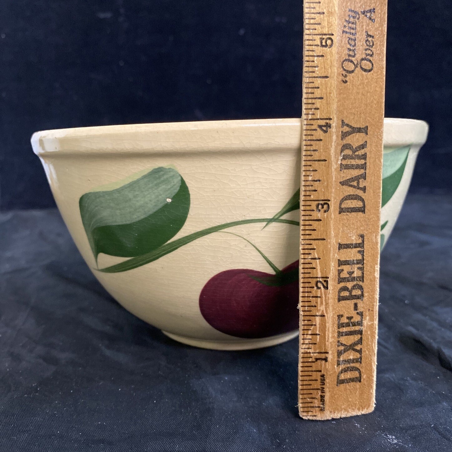 Watt Ware USA Apple 7 1/4" Bowl #7 Farmer's Co-Op Cry. Ass'n.