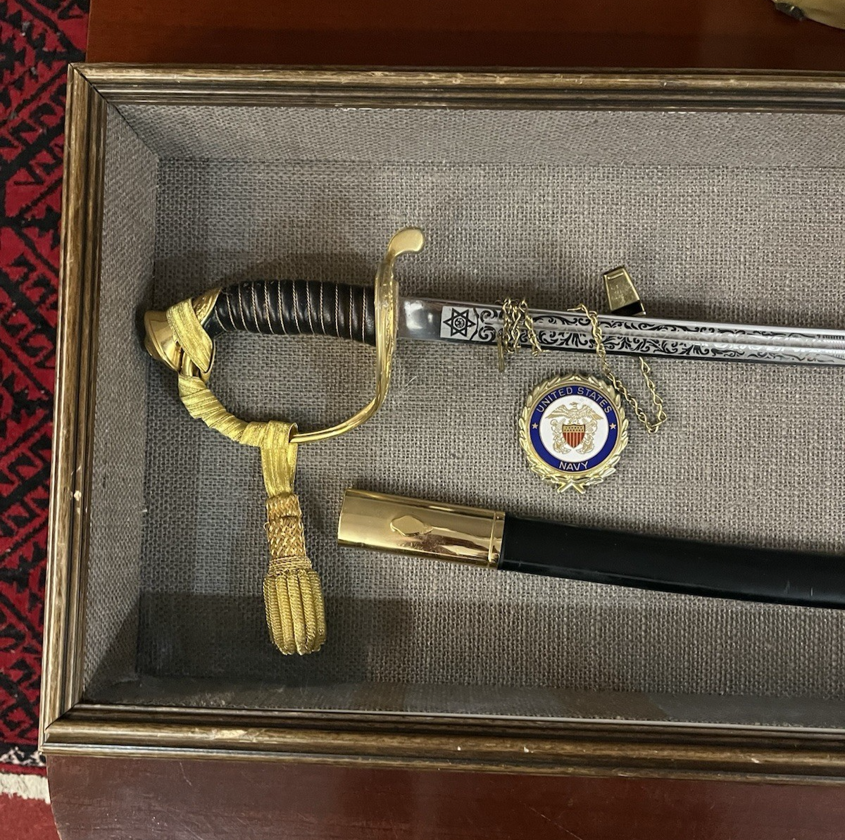 Marine Officer NCO Mameluke Sword & Scabbard 4 Patches Navy Badge in Shadow Box