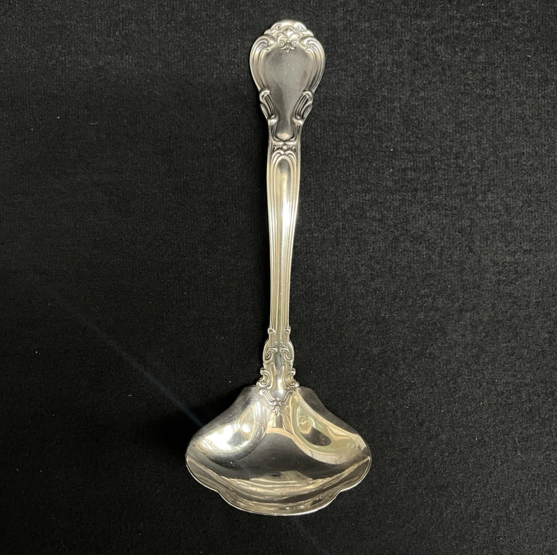 Chantilly by Gorham 71.1g Sterling Silver Solid Gravy Ladle 6 3/4"