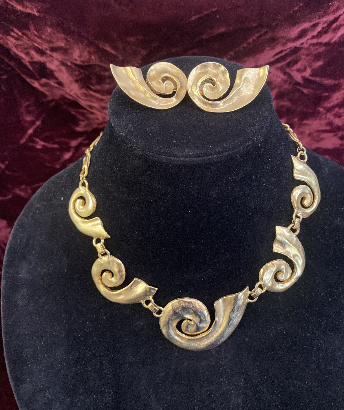 Retro Gold Plated 17" Necklace and Matching  Clip-on Earrings MCM