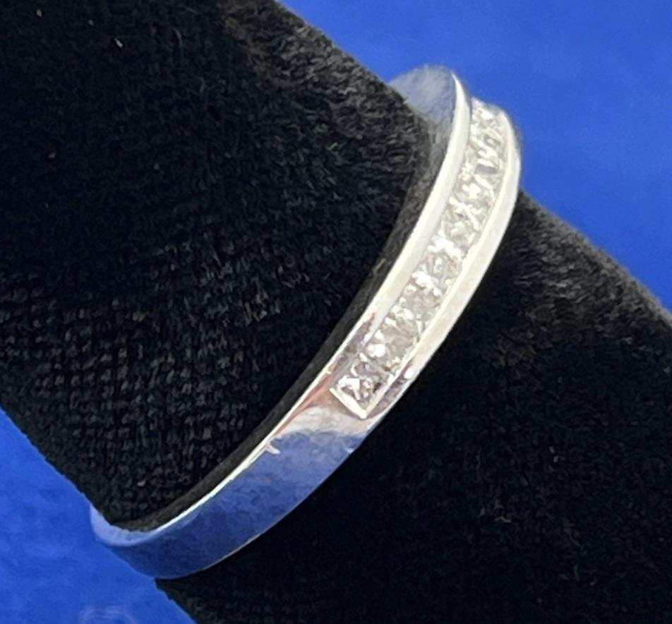 14k White Gold 15 Diamonds (.5 TCW) Band Ring 2.57g Size 7 3/8