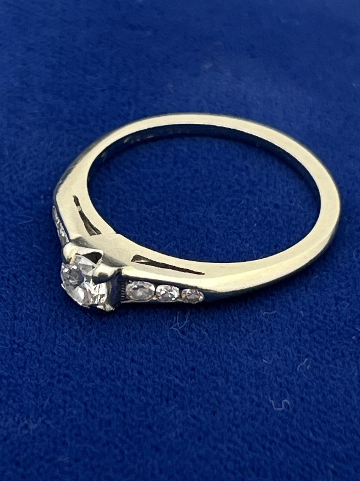 1.8g 14K White Gold Diamond Wedding Band Ring Size 5.5