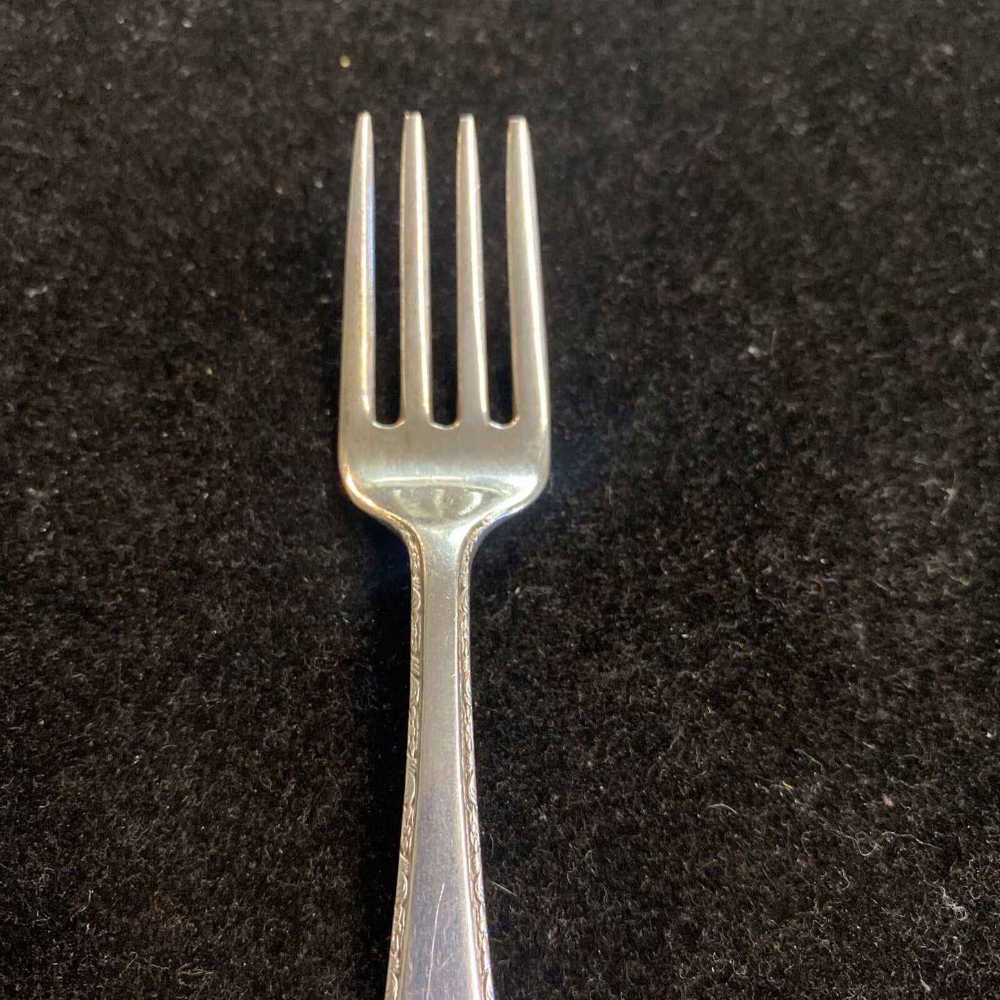 Lunt Sterling Silver William and Mary Baby Fork 4" 1921 16.1g