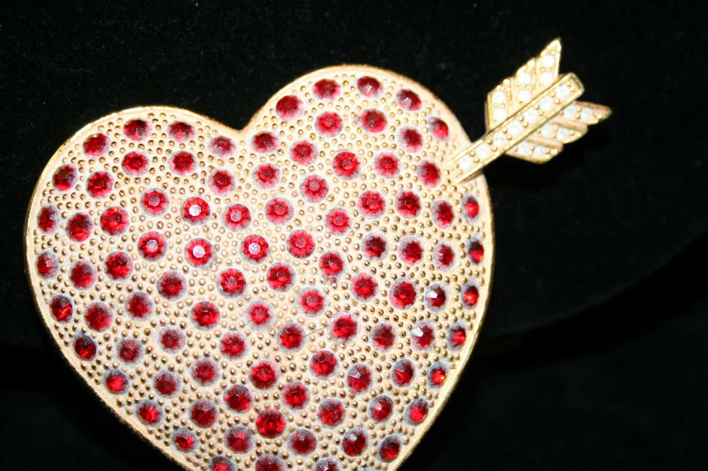Red Rhinestone Love Heart Paperweight Clear Rhinestone Arrow Goldplated  3" x 3