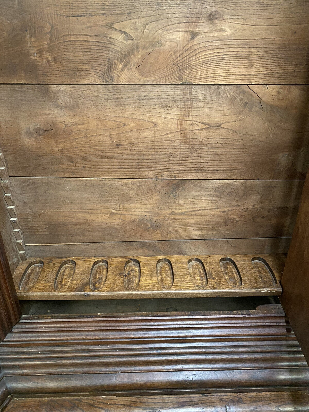 ANTIQUE GUN CABINET BLACK FOREST HEAVILY CARVED OAK DISPLAY 96.5" NBA OWNERS