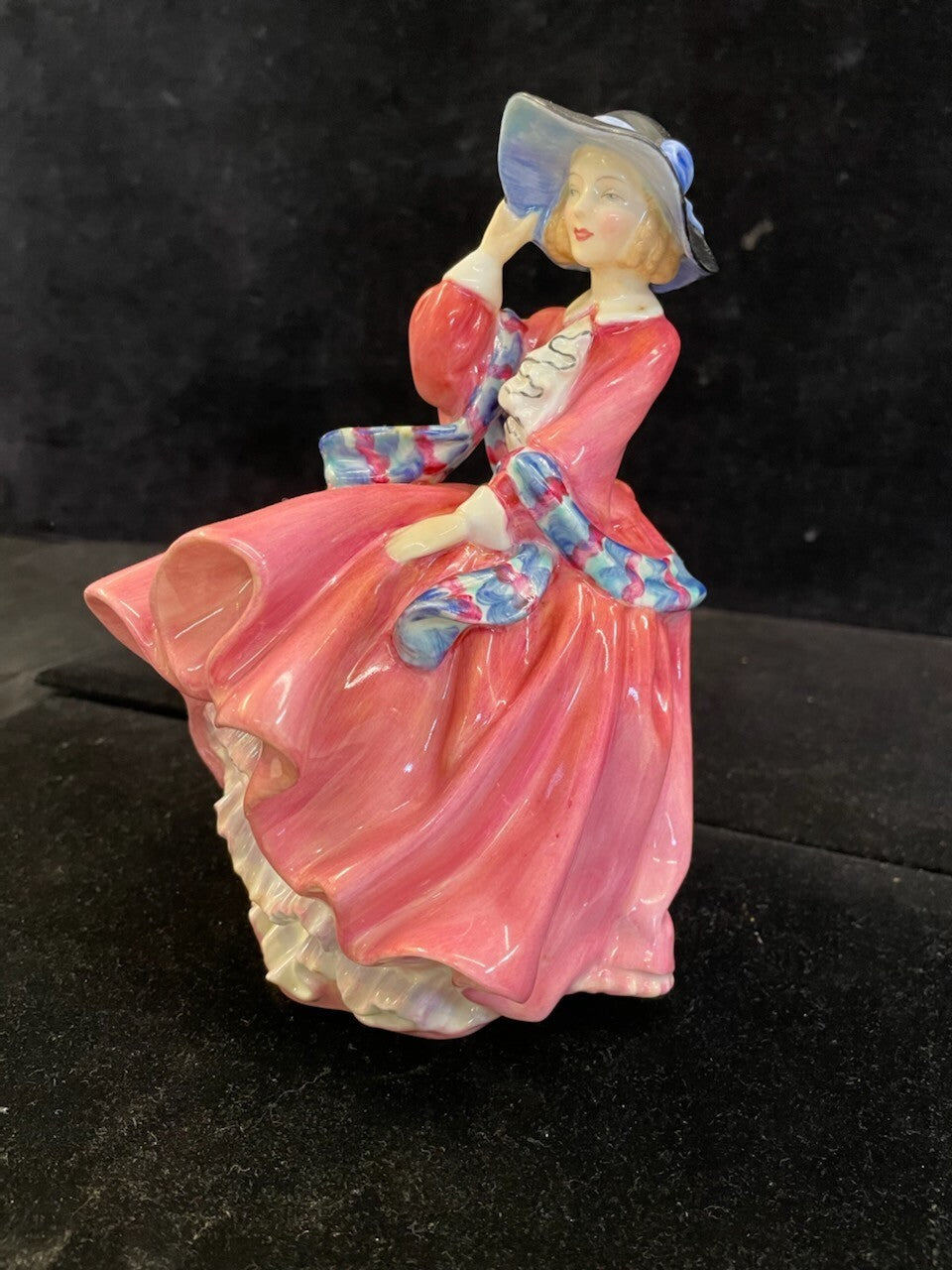 TOP O’THE HILL- HN 1849 - Vintage Royal Doulton Figurine - Retired