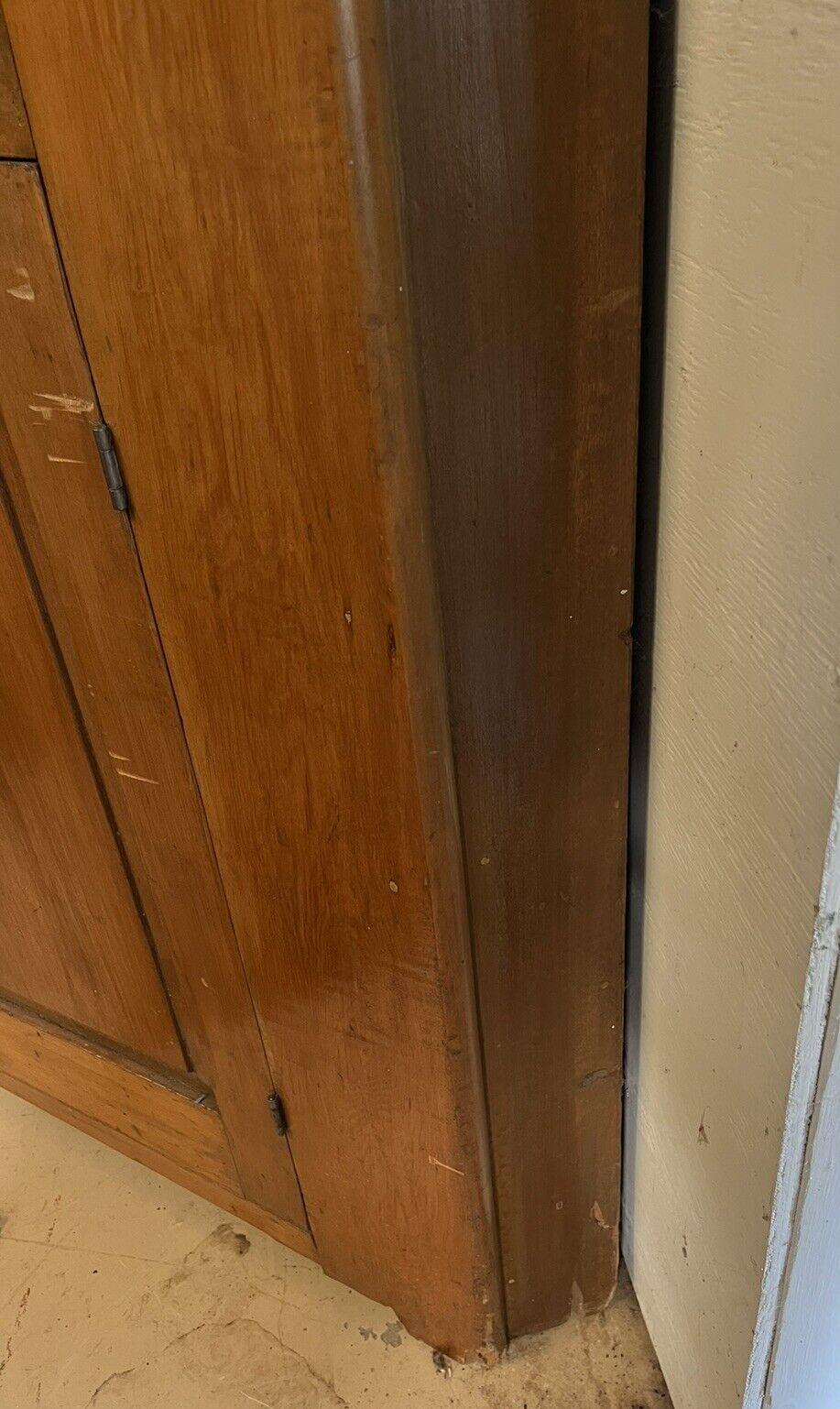 AMERICAN FEDERAL PINE & MAPLE CORNER CUPBOARD 81.5" High