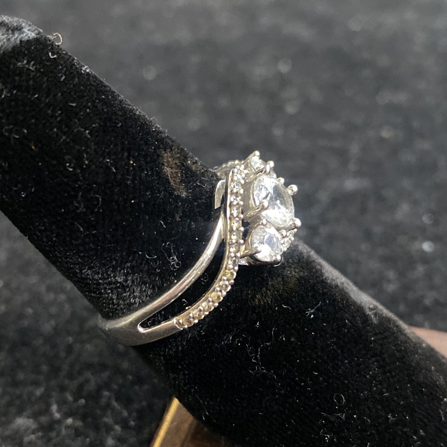 Sterling Silver 925 Ring Size 6.75 CZ Stones 2.8g