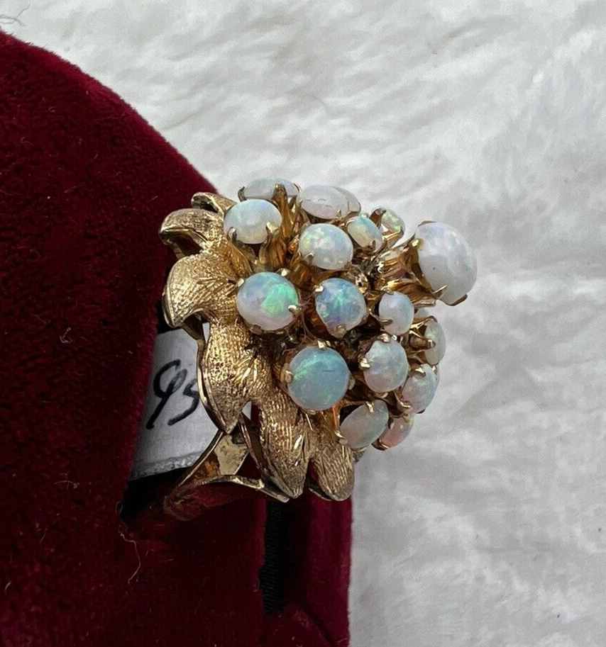 1960's 14 k Yellow Gold Opal Dome Ring 7.1 g        Florentine Leaf Design Sz 7