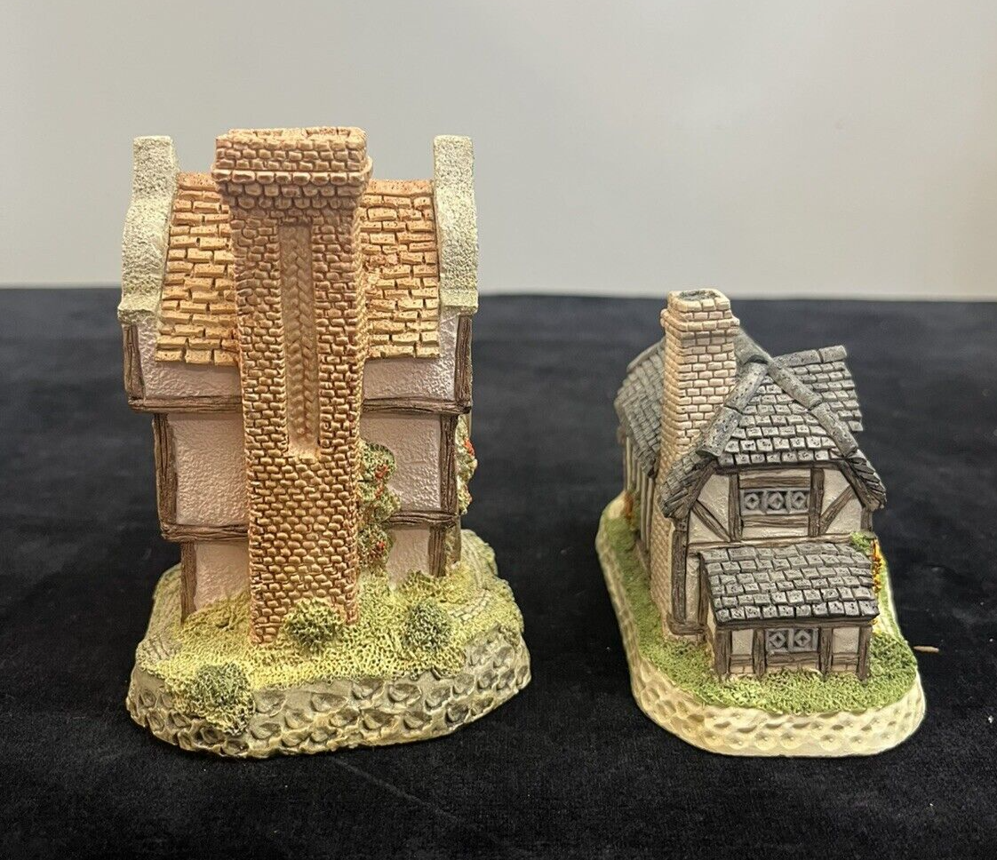 David Winter Cottages Lot: The Bull & Bush, Wishing Well Suffolk House Fisherman