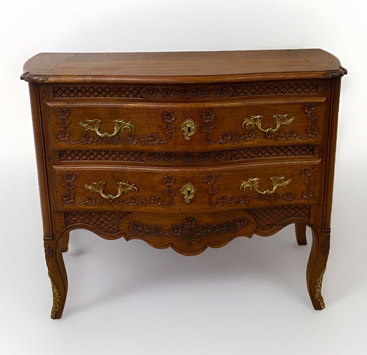 FRENCH PROVINCIAL LOUIS XV STYLE OAK COMMODE