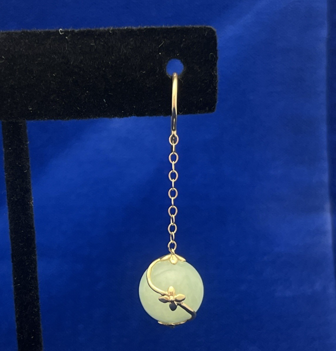 Dainty 14K Yellow Gold Mint Green Jade Dangling Bead Flower Earrings 5.89g