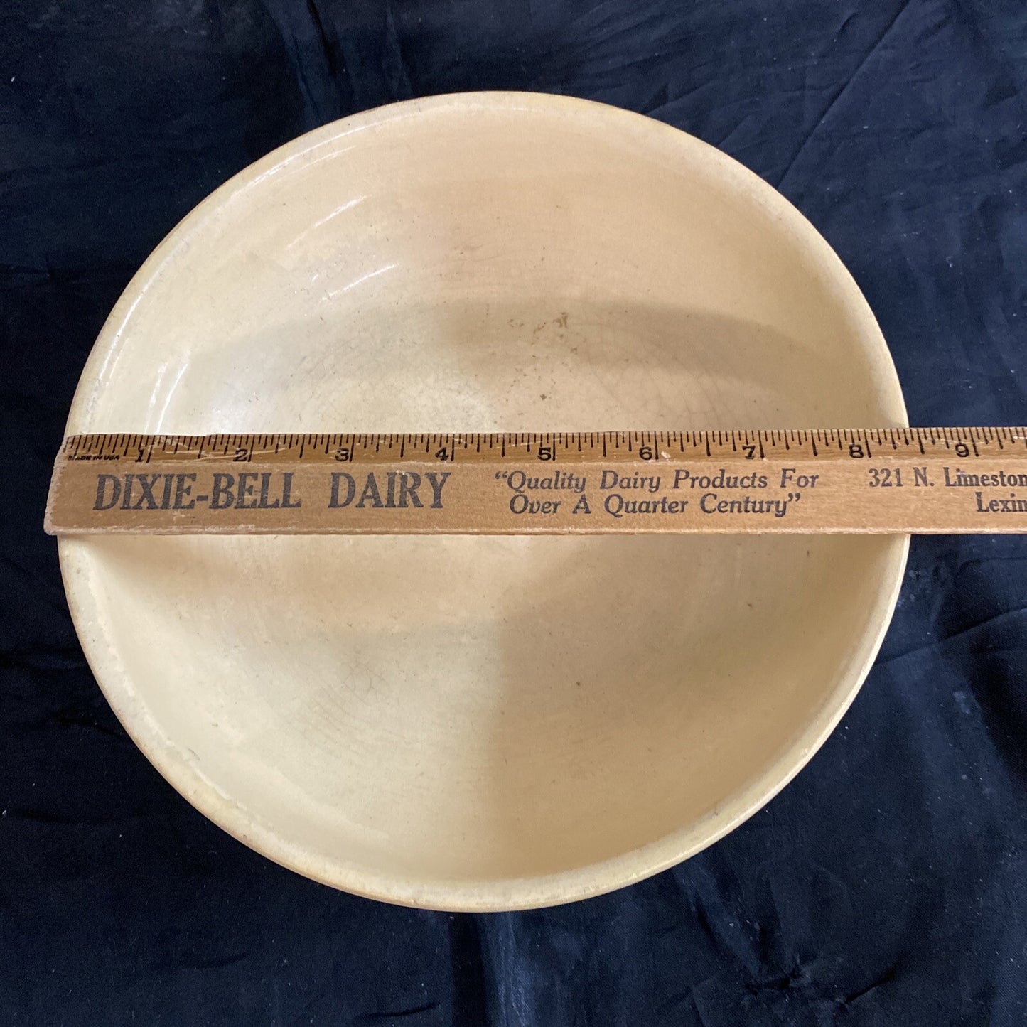 VINTAGE WATT U.S.A. 8 1/2” APPLE WIDE BOWL #96