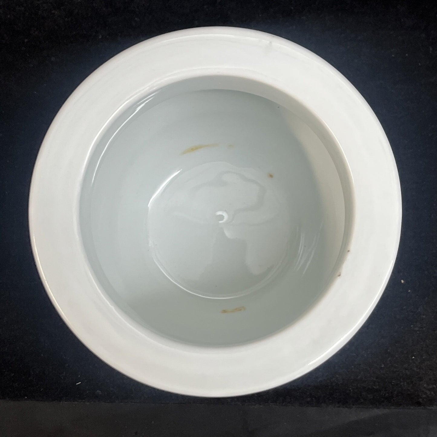 Mid-Century Hand Painted Imari Japan "Mountain Sea" Woven Lattice Vase 7"