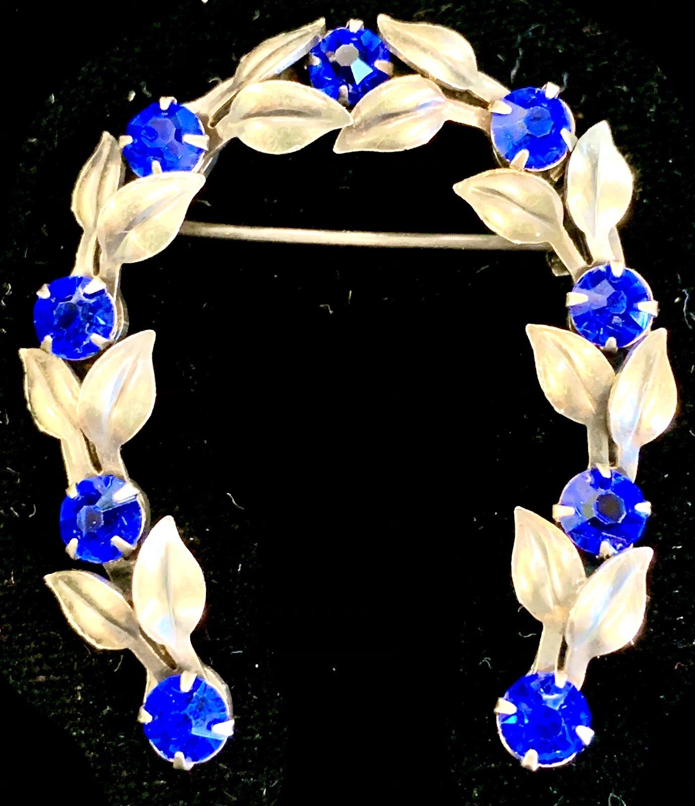 Vtg  Sterling Silver Horseshoe Faux Sappphire Stones Leaves Brooch Pin 7.8 gr