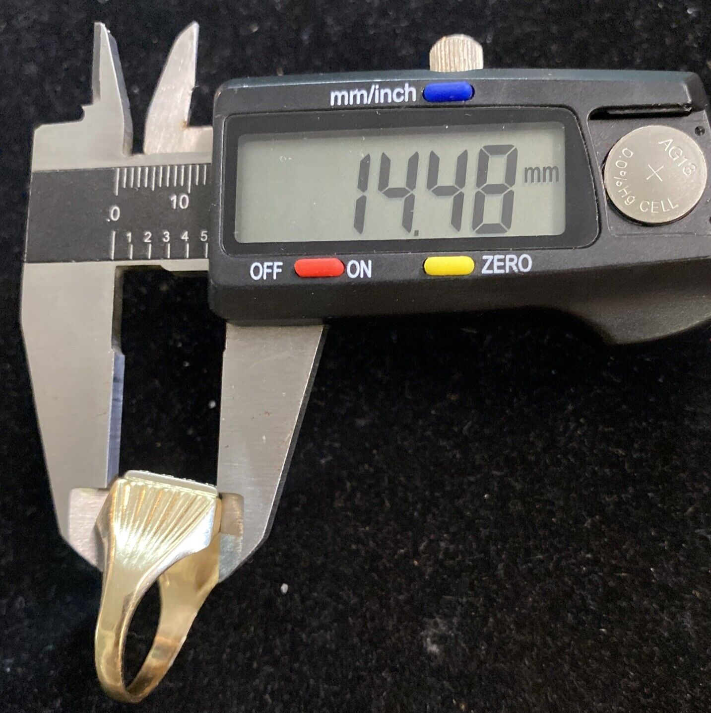 8G Men's 10k Yellow & White Gold .16cts Diamond TW Ring Size 12.25