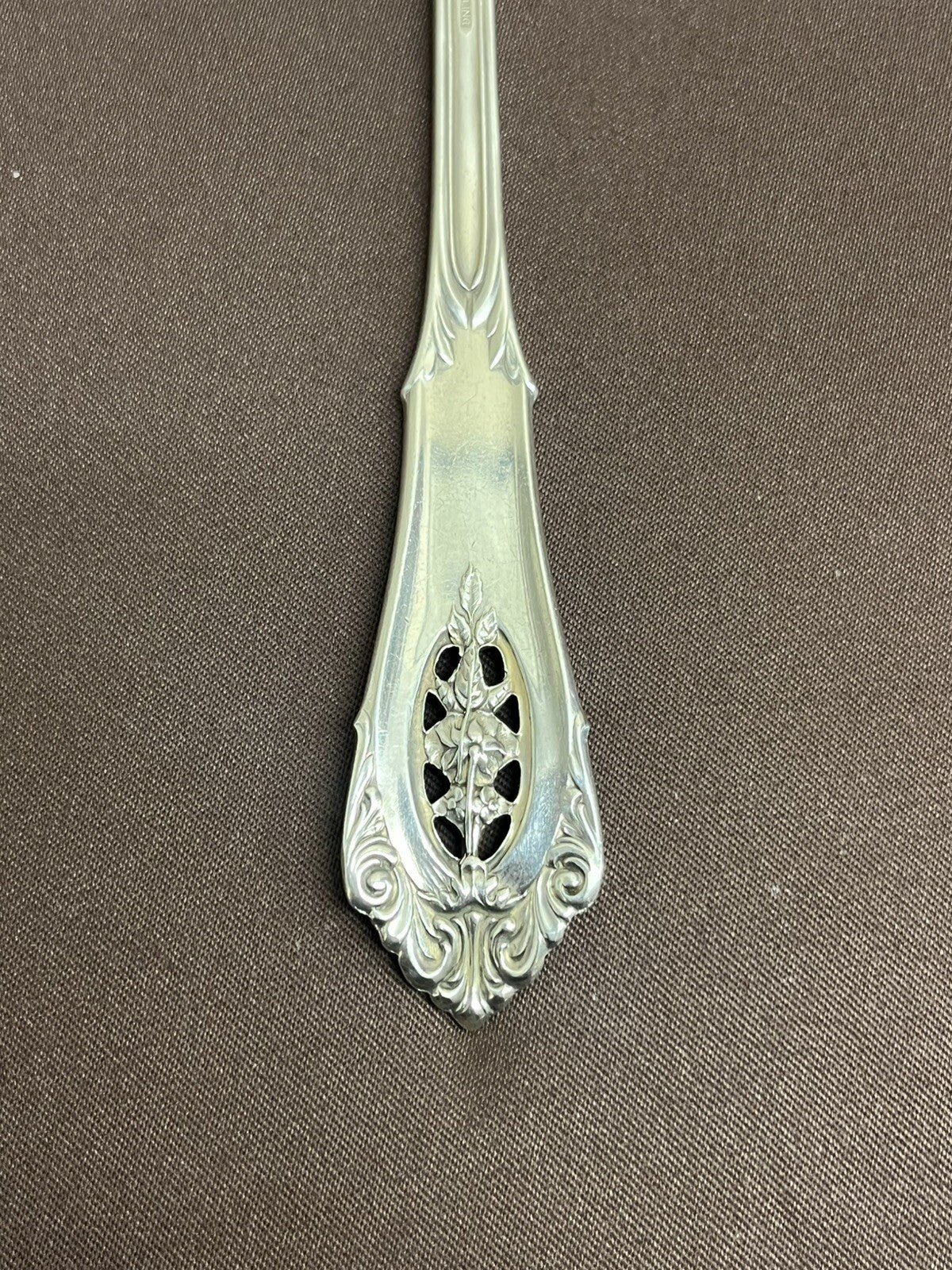 Rose Point by Wallace 46.7g Sterling Silver 7" Dinner Fork  Flatware