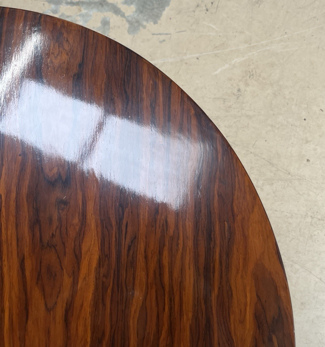 ART DECO STYLE ROUND CENTER TABLE 31" DIAMETER