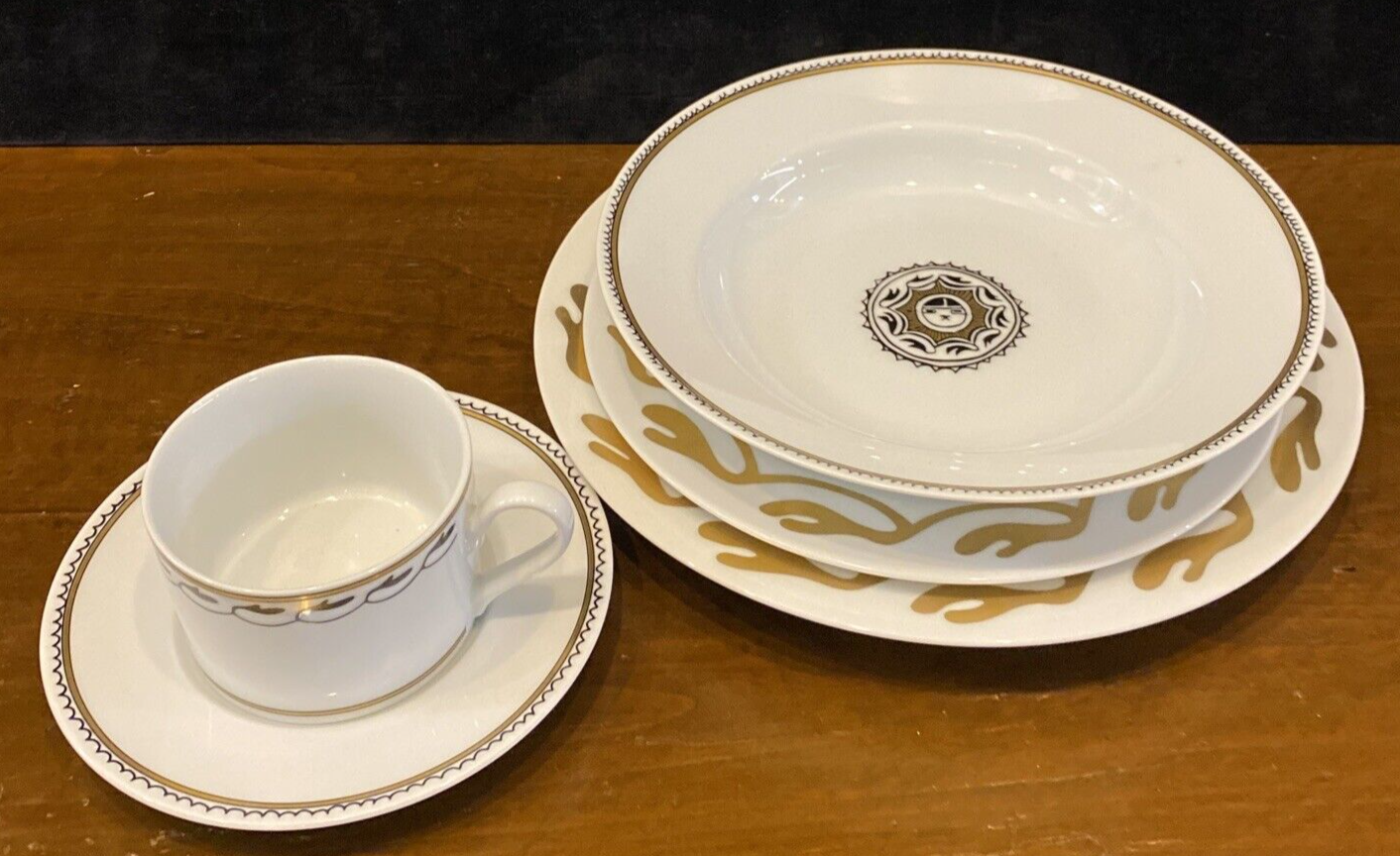 The LS Collection “Sedona” By Vicente Wolf Dinner Set of 5 Place Setting