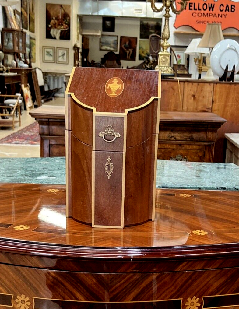 Neoclassical Hepplewhite style Open Mahogany Knife Box Storage