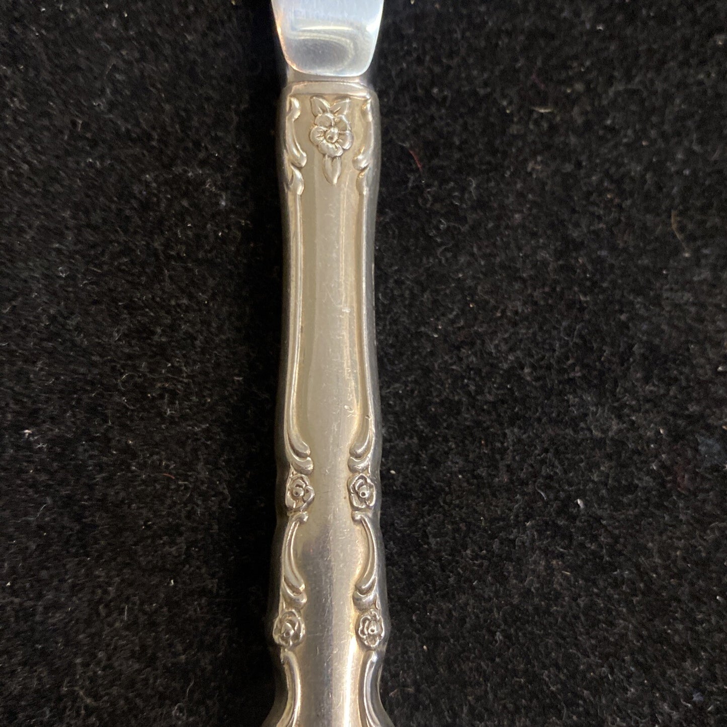 Sterling Heirloom Grandeur Pattern by Oneida 6 3/4" Master Butter Knife 48g