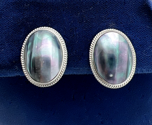 14k White Gold  Pierced  Gray Mobe  Pearl  Earrings 5.7 g  Omega back