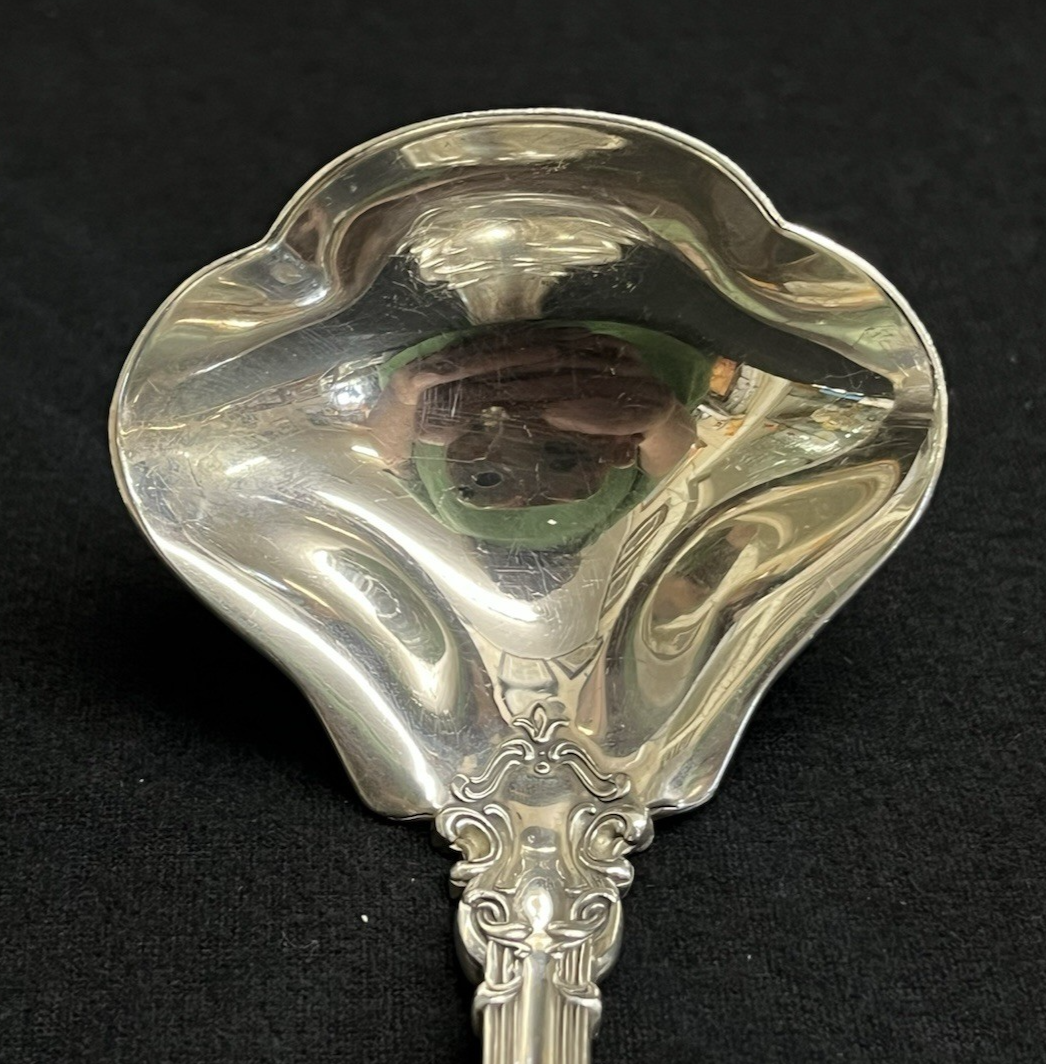 Chantilly by Gorham 71.1g Sterling Silver Solid Gravy Ladle 6 3/4"