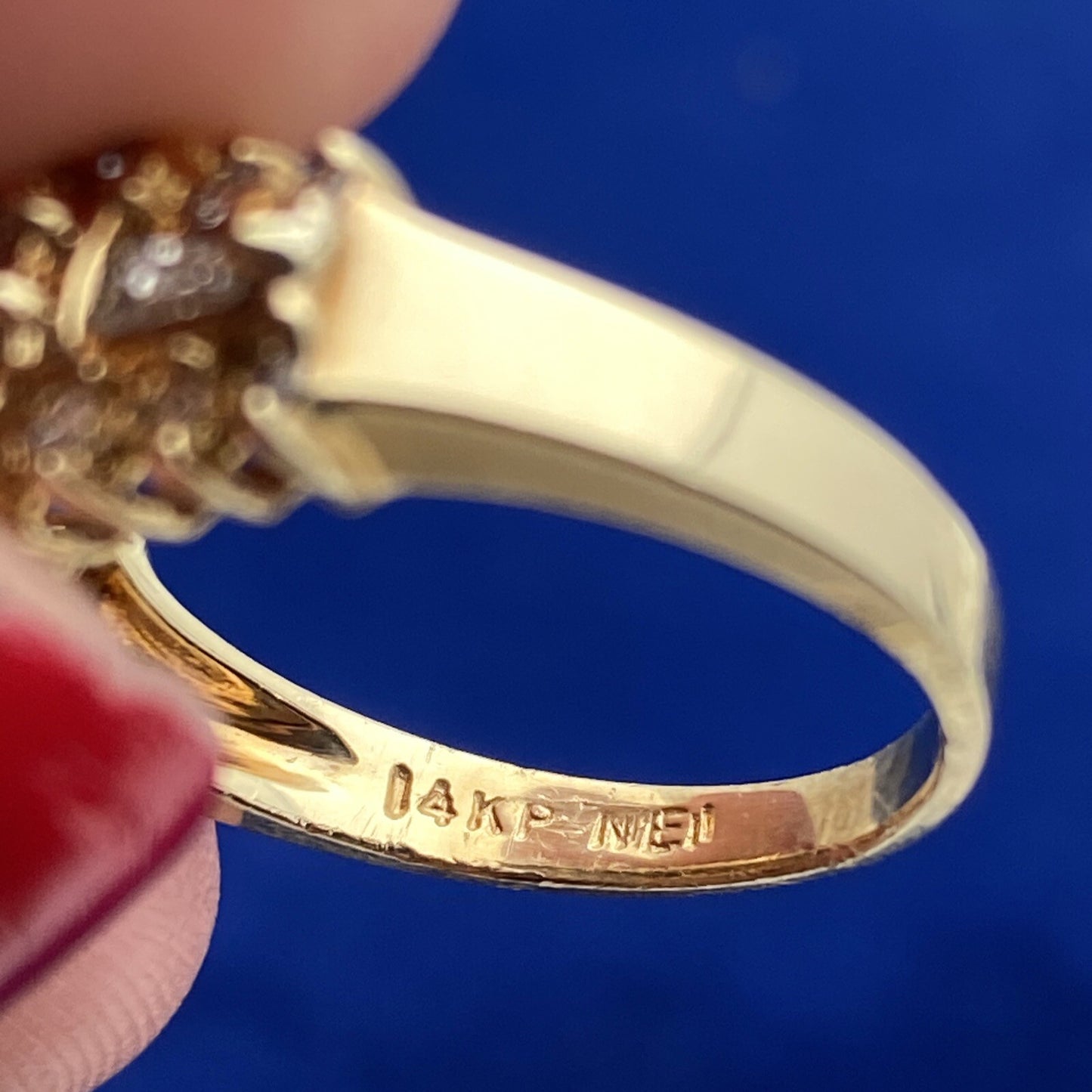 Vintage 14k gold Sapphire and Diamond  Ring Size 6.25 5g total 27 diamonds