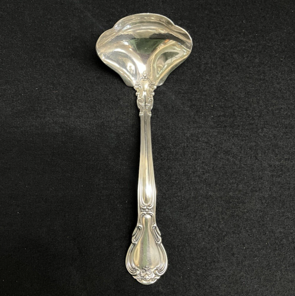 Chantilly by Gorham 71.1g Sterling Silver Solid Gravy Ladle 6 3/4"