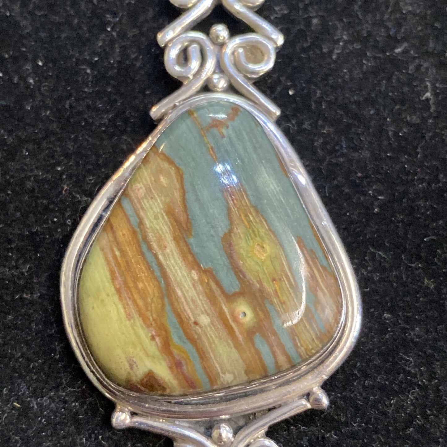 925 Sterling Silver & Freeform Agate Pendant 20.4g
