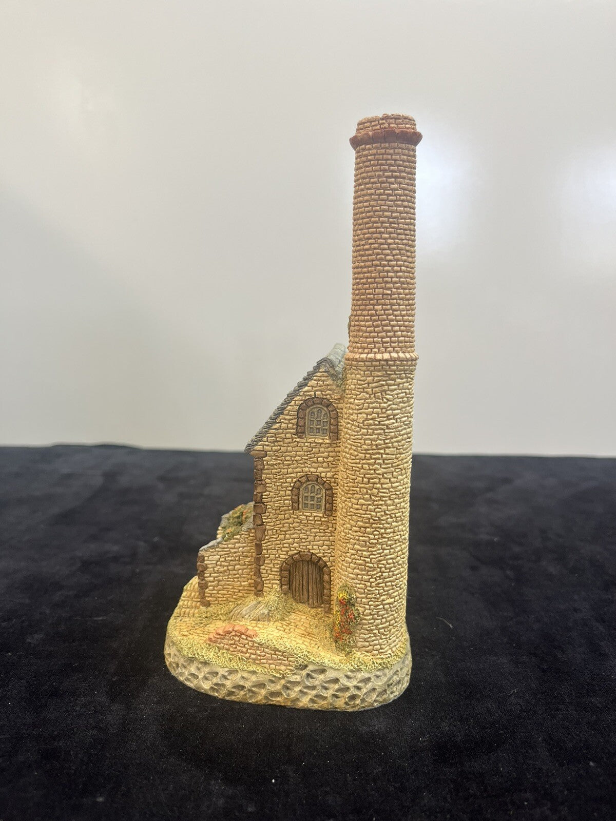 The West Country Collection “Cornish Engine House” by David Winter 1987 w/ box