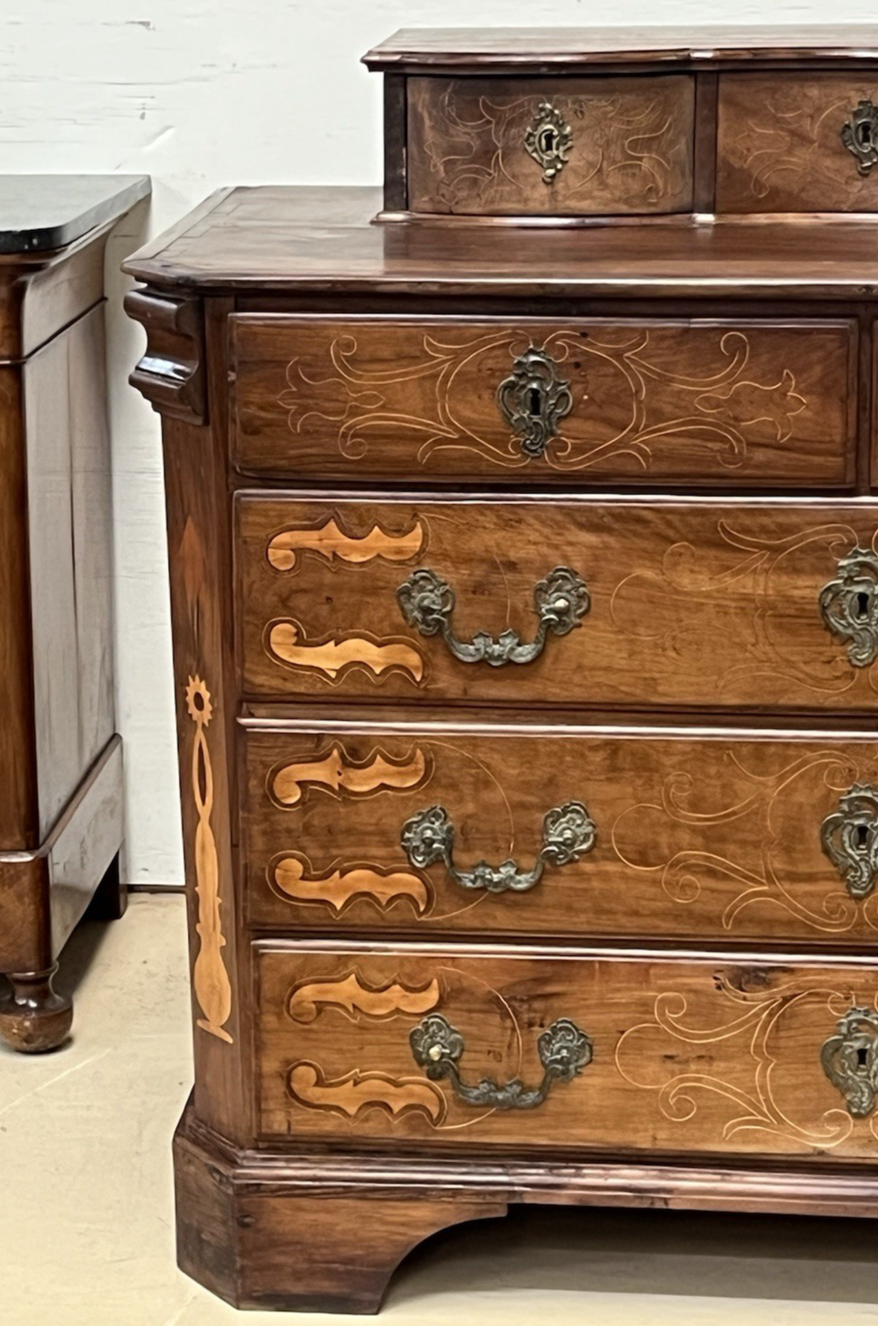 ANTIQUE SPANISH BAROQUE RUSTIC INLAID WALNUT COMMODE CHEST OF DRAWERS 51" X 24"
