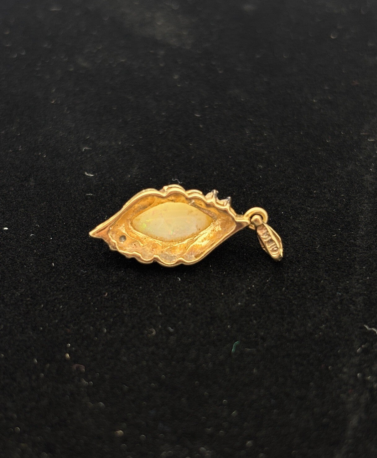 1.87g 14K Yellow Gold & Opal Pendant Necklace 18.25" 14k Yellow Gold Chain