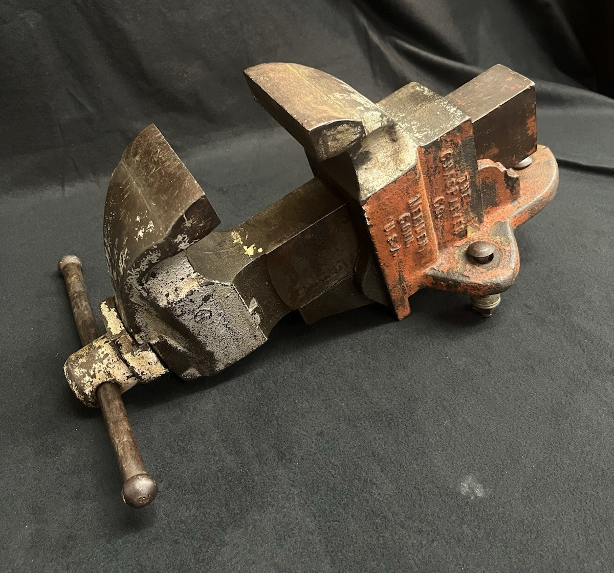 Vise, CHAS. PARKER & Co., Vintage No. 953-1/2 Bench Vise, Weighs 36 lbs., USA