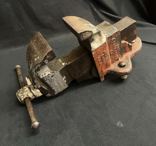 Vise, CHAS. PARKER & Co., Vintage No. 953-1/2 Bench Vise, Weighs 36 lbs., USA