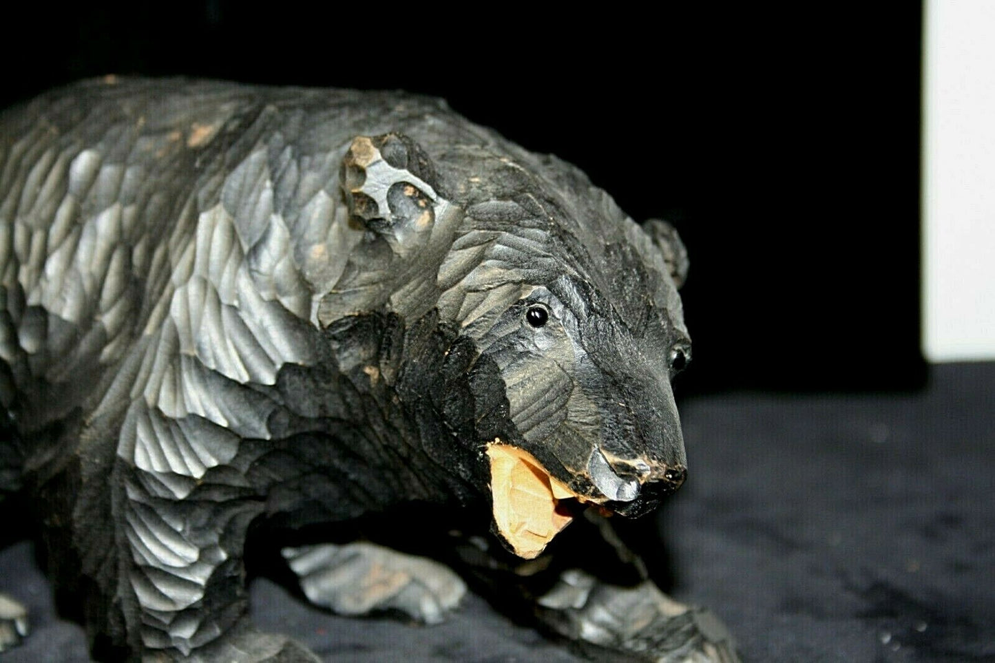 JAPAN: ANTIQUE KAMUY KUMA / BEAR / HOKKAIDO AINU WOODCARVING / GLASS EYES
