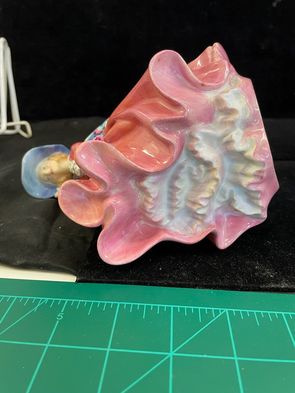 TOP O’THE HILL- HN 1849 - Vintage Royal Doulton Figurine - Retired