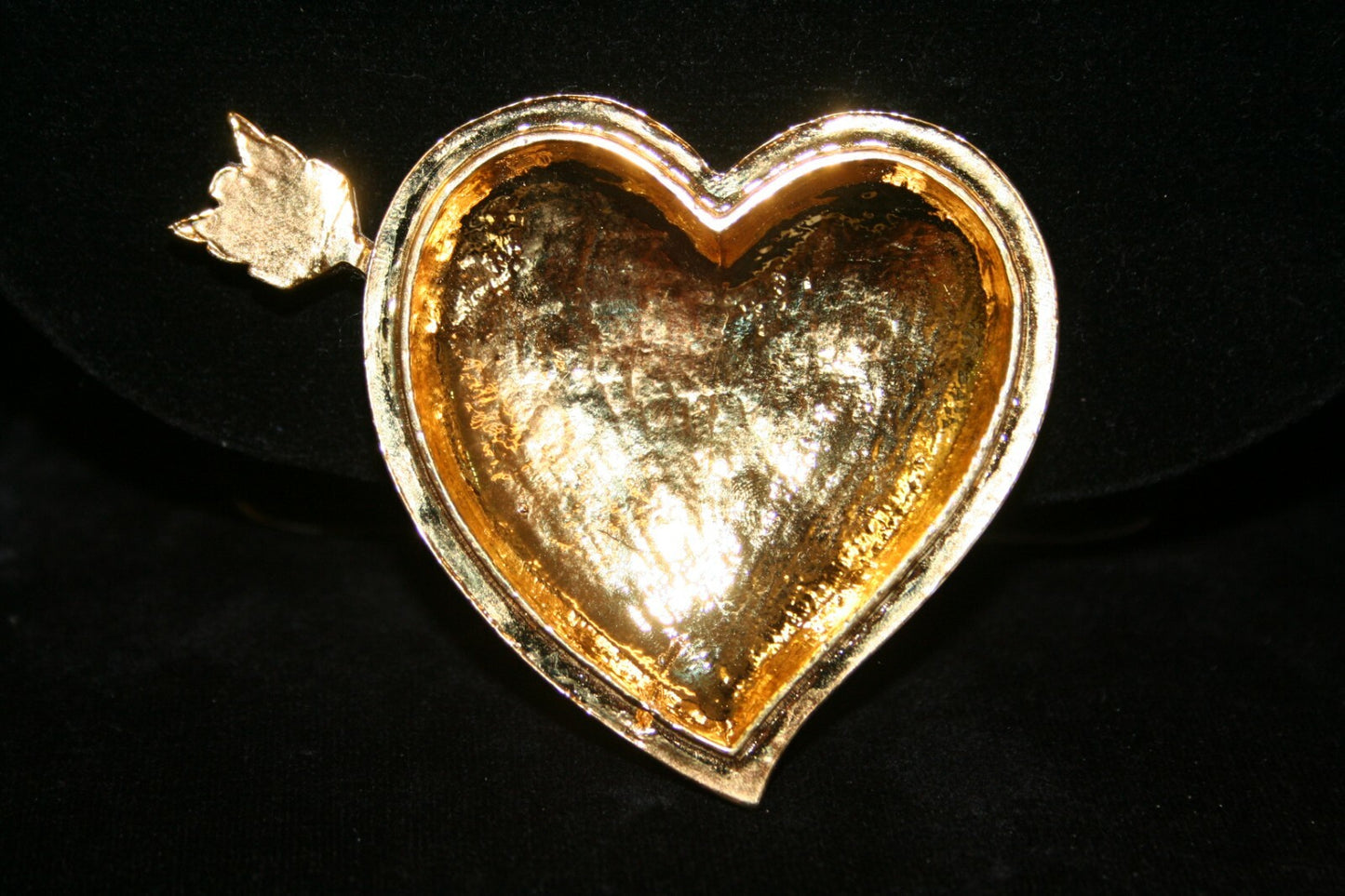 Red Rhinestone Love Heart Paperweight Clear Rhinestone Arrow Goldplated  3" x 3